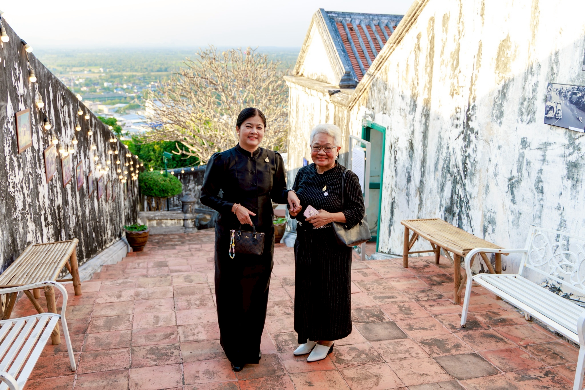 title - ปฏิรูปที่ดินจังหวัดเพชรบุรี ร่วมพิธีเปิดงานพระนครคีรีราตรีประดับดาว (Phranakhonkhiri Starry Night) ณ พระที่นั่งราชธรรรมสภา พิพิธภัณฑสถานแห่งชาติ พระนครคีรี